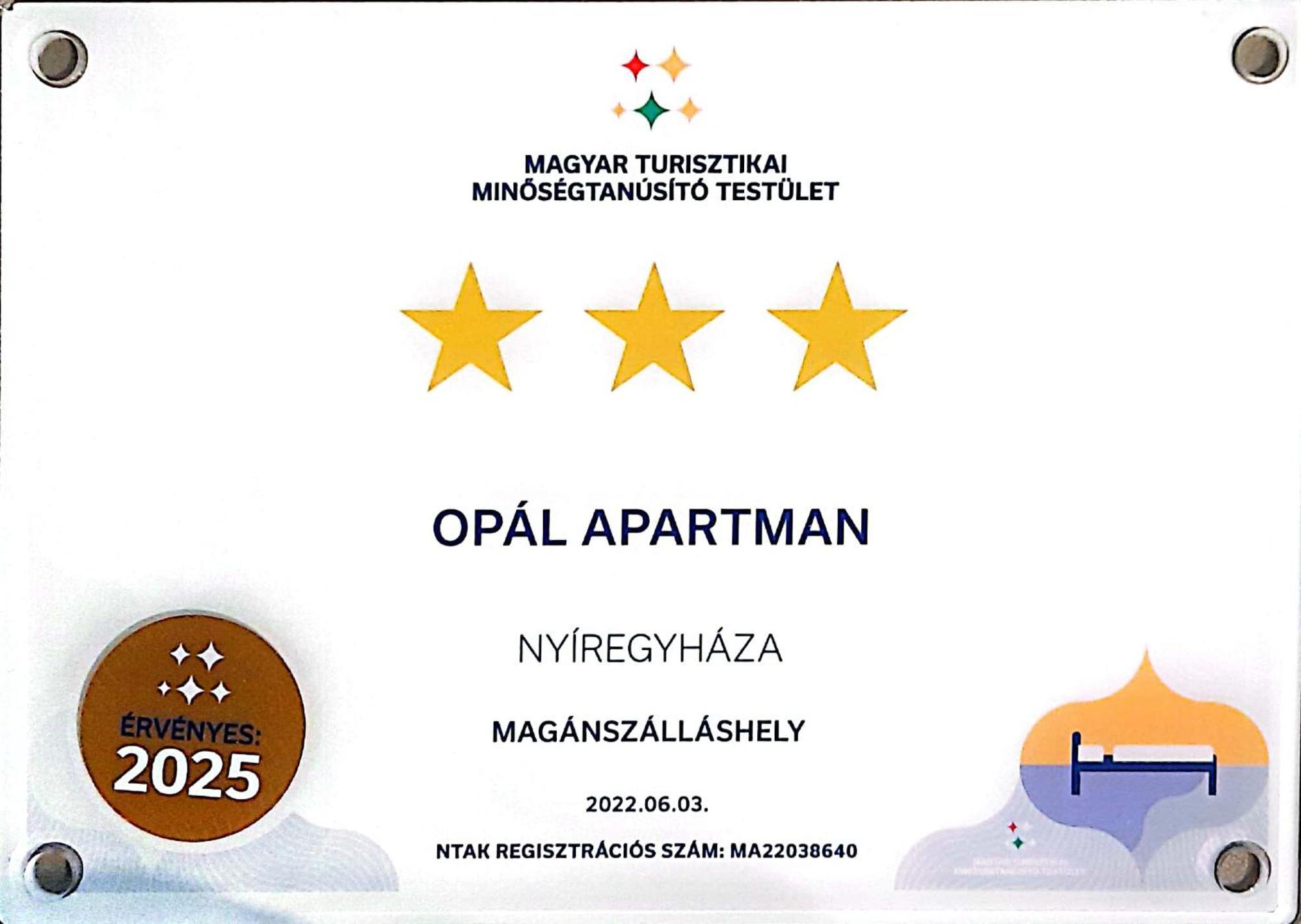 Opál Apartman Apartamento Nyíregyháza Exterior foto